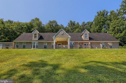 740 Furnace Rd, York, PA 17406-8628