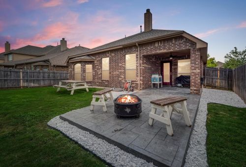 8632 Running River Ln, Fort Worth TX  76131-3380 exterior