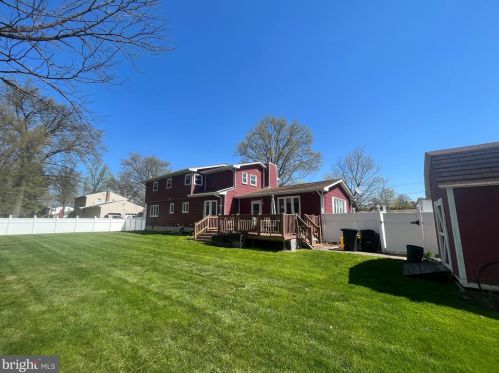 17 Van Saun Dr, Trenton, NJ 08628-1535