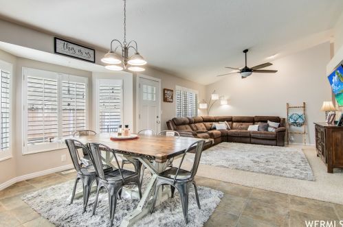 9178 Teton Est Dr, Taylorsville UT 84088-2311 exterior