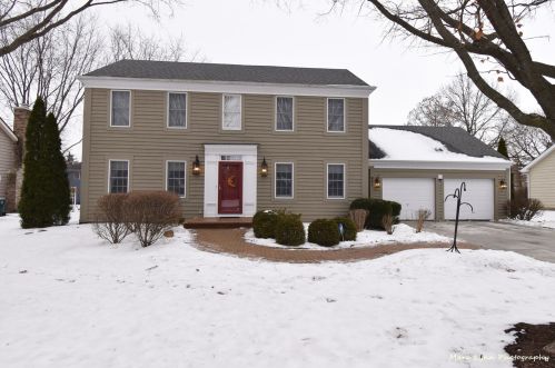 805 Roberts Ln, Batavia, IL 60510-3013