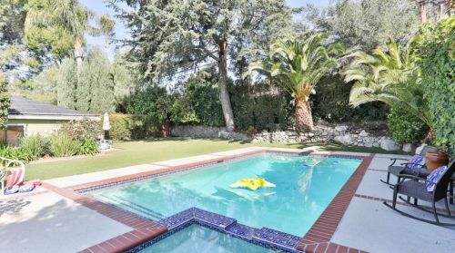 2347 Caracas St, Glendale CA  91214-3004 exterior