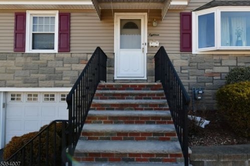 18 Valley Rd, Nutley, NJ 07110-2225