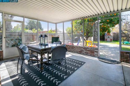 1829 Noemi Dr, Concord CA  94519-1445 exterior