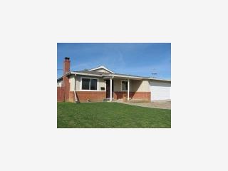 8441 Wayland Ln, Gilroy, CA 95020-4112