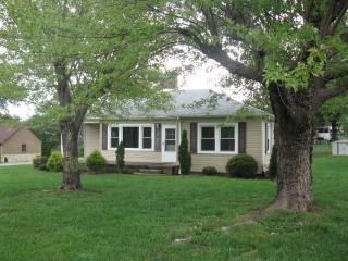 1505 Laurel St, Valdese, NC 28690-8739