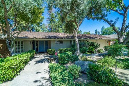 1586 San Ramon Ave, Fresno, CA 93711-3049