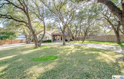 4 Leeward Dr, Morgans Point, TX 76513-6435