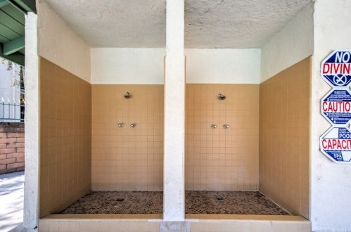 2315 Apricot Dr, Irvine CA  92618-4403 exterior