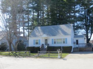 40 Westside Dr, Kensington, NH 03833-4219
