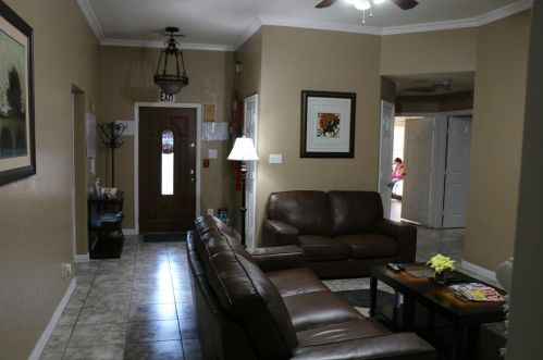 612 Delaware St, Irving TX  75061-7622 exterior