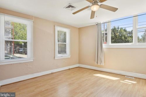 900 5 St, Philadelphia PA 19123-1455 exterior