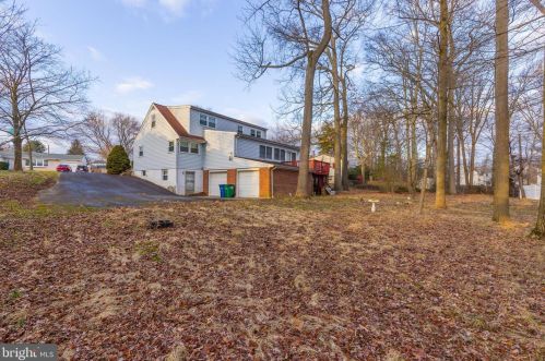 427 Holiday Dr, Aberdeen MD  21001-1813 exterior