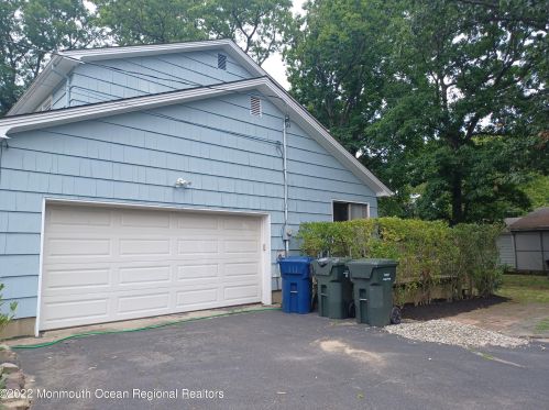 605 Carol Ave, Oakhurst, NJ 07755-2753