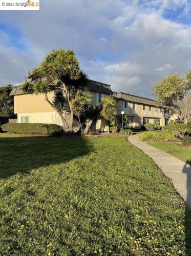 27605 Del Norte Ct, Hayward, CA 94545-4114