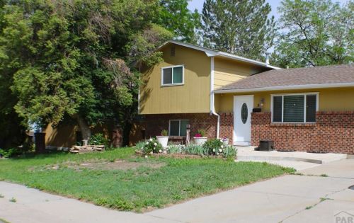 14 Carpenter Pl, Pueblo, CO 81001-1945