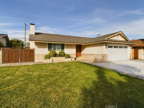 6661 Kiwi Cir, Cypress, CA 90630-5711