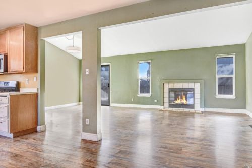 432 Duncan Dr, Windsor, CA 95492-8699