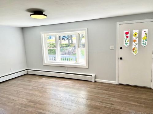 111 Oldham Ave, Waterbury, CT 06705-3059