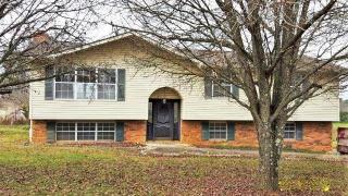 7501 Gibbs Rd, Corryton, TN 37721-2903