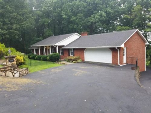 1389 Chestnut Mountain Dr, Vinton, VA 24179-1723