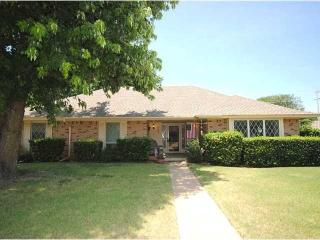 4003 Green Hills Dr, Norman, OK 73072-5007