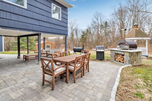 26 Perch Rd, Huntington CT  06484-1824 exterior