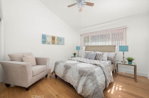 1851 Greenbriar Rd, Glendale CA  91207-1064 exterior