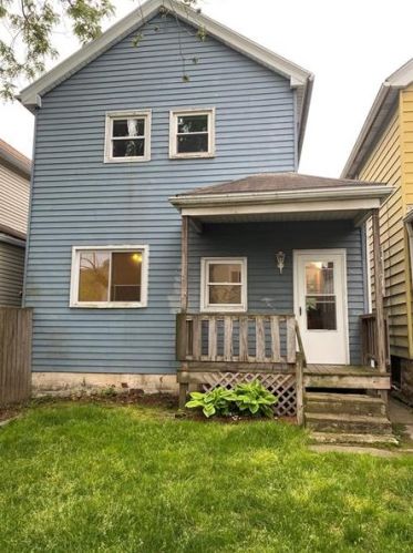 135 Franklin Ave, Vandergrift, PA 15690-1133