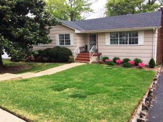 1814 Crestwood Dr, Chattanooga, TN 37415-6317