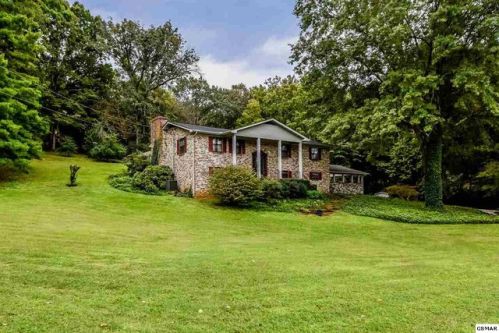 1207 Cresthill Dr, Mcghee Tyson Ang Base, TN 37777-5530