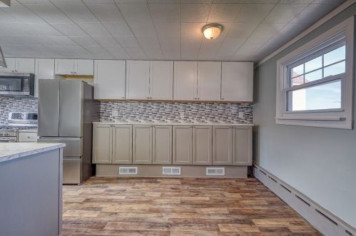 426 Emerson St, Vandergrift PA  15690-1520 exterior