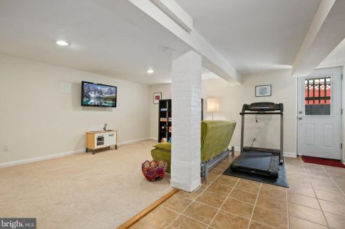 10159 Sutherland Rd, Silver Spring MD 20901-2236 exterior