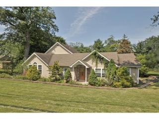 29 Garside Ave, Wayne, NJ 07470-2410
