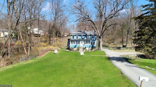 149 Union Ave, Bloomingdale, NJ 07403-1816