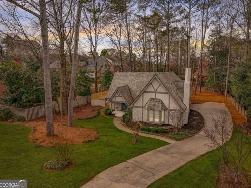 400 Breakwater Rdg, Atlanta GA  30328-1808 exterior