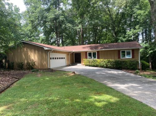1097 Mandalay Ct, Lilburn, GA 30047-4224