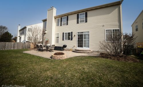 1889 Lake Bluff Ln, Pingree Grove IL  60140-2051 exterior