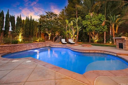 8730 Foxhollow Dr, Anaheim CA  92808-1674 exterior