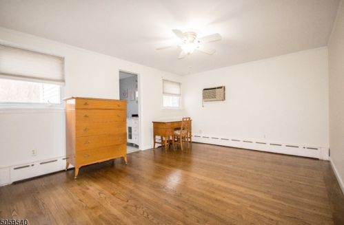 208 Totowa Rd, Paterson NJ 07512-2071 exterior