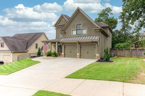 711 Midway Ave, Holly Springs, GA 30114-7541