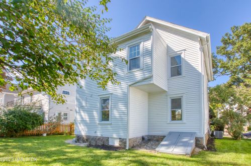 53 Mead Ave, Greenwich CT  06830-6812 exterior