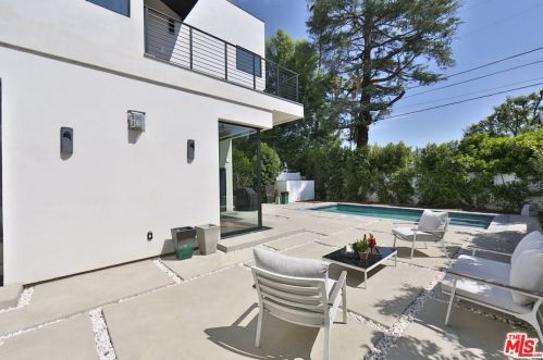 5128 Noble Ave, Van Nuys CA  91403-1376 exterior