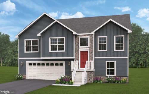 1261 Maple Ln, Hanover, PA 17331-9251