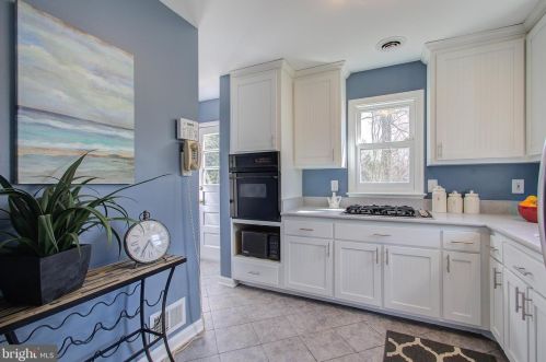 24 Pine Ave, Silver Spring MD 20912-4677 exterior