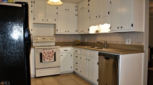 3949 Woodland Cir, Conyers GA  30013-3056 exterior
