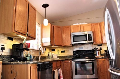 287 Falcon Dr, Pueblo, CO 81007-1684