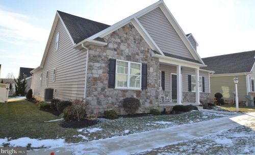 537 Prince George Dr, Lancaster, PA 17601-8801