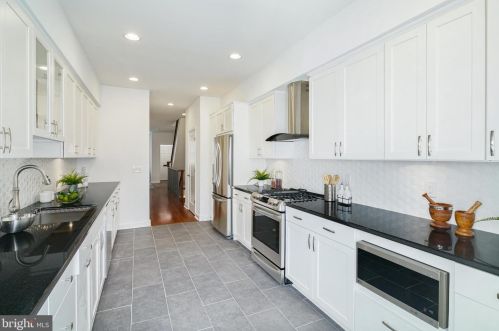 1828 12 St, Philadelphia PA 19147-4532 exterior