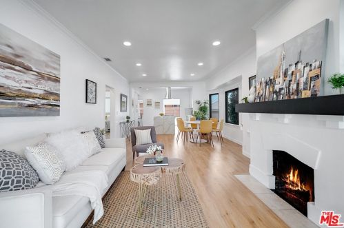 1350 Carlton Dr, Glendale CA  91205-1421 exterior